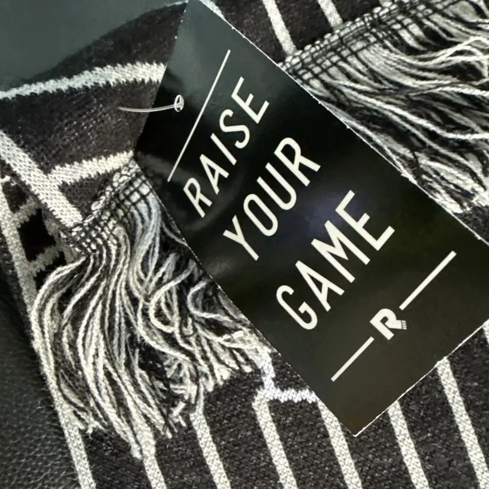 Ruffneck Stay Gully Scarf, Black And White